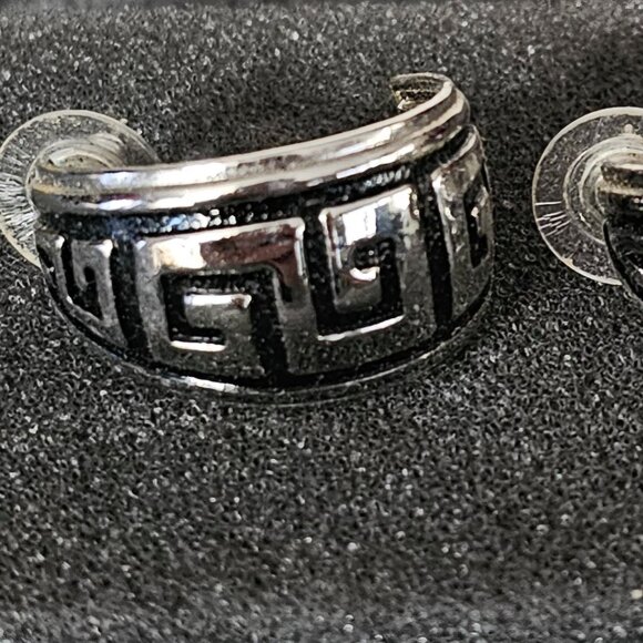 Avon Key of Life Pierced Earrings Surgical Steel Vintage 1999 - Silver Tone - Picture 1 of 5